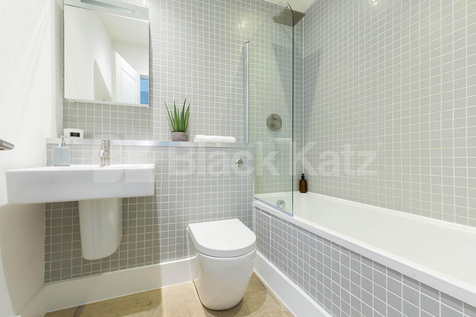  Luxurious apartment within an impressive converted warehouse Tabernacle Street, Old Street